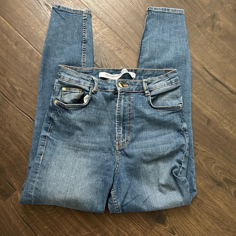 Zara Skinny Ankle Cut Jeans